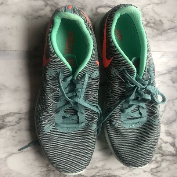 Nike “Fitsole” Flex Sneakers - Picture 2 of 3